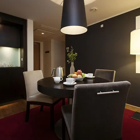 Hotel 1