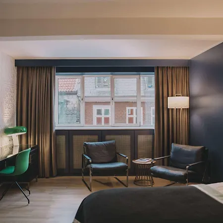1 Hotel 5*