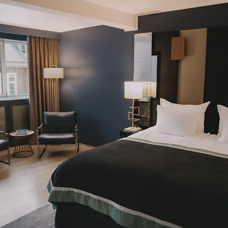 1 Ξενοδοχείο 5*