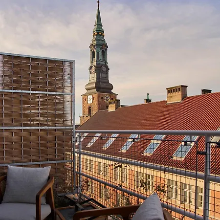 1 Hotel 5*