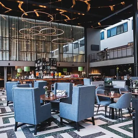1 Hotel 5*