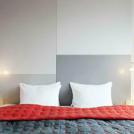 1 Hotel 5*