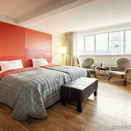 1 Hotel