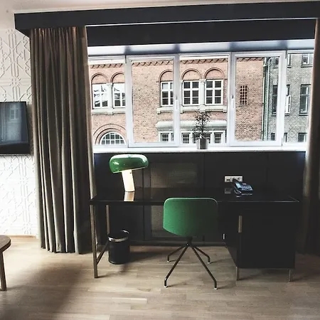 1 Hotel 5*